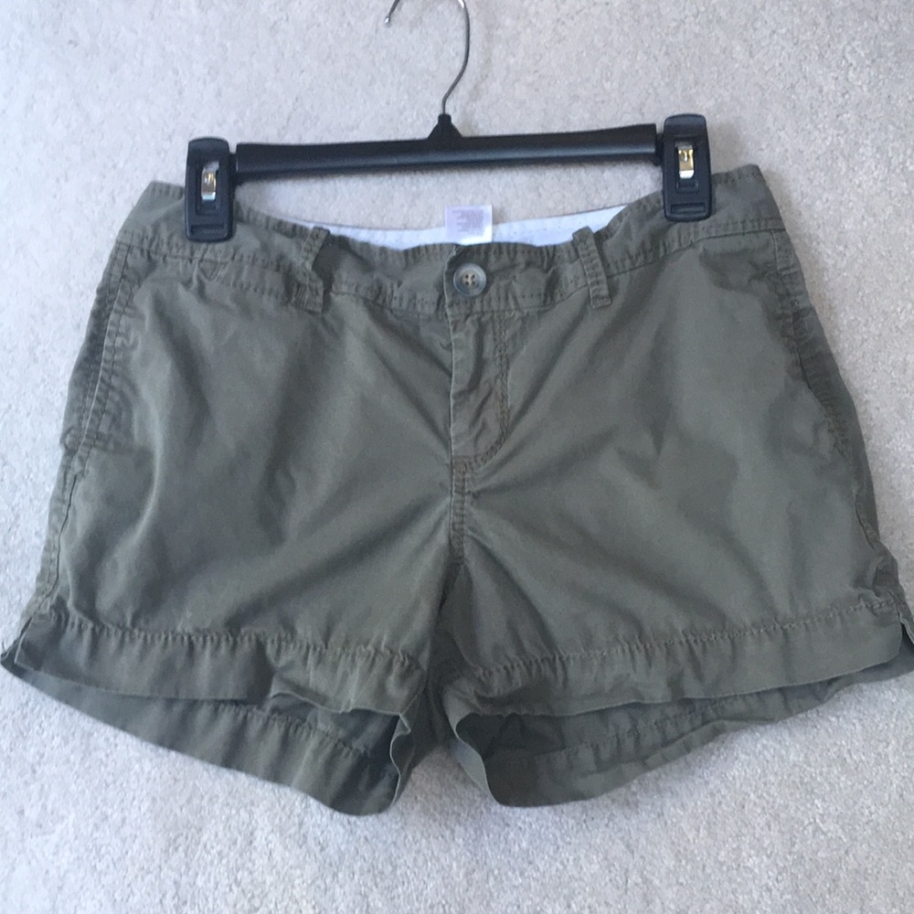 Old Navy Army green Mid-Rise size 4 shorts